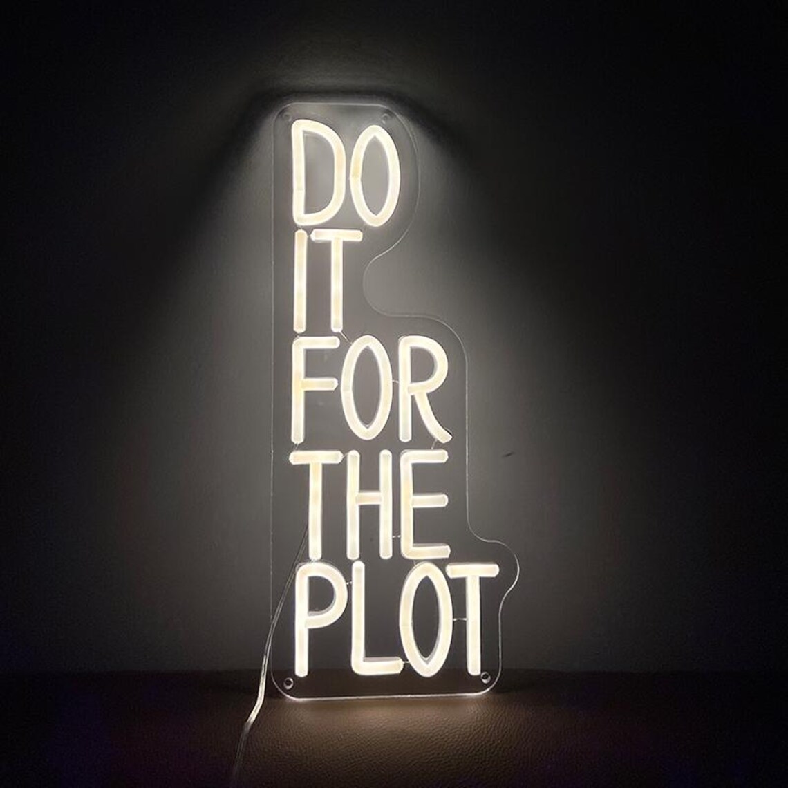 Do It For The Plot Insegna al  - Outdoor Lighting Quotes recensione e prezzo